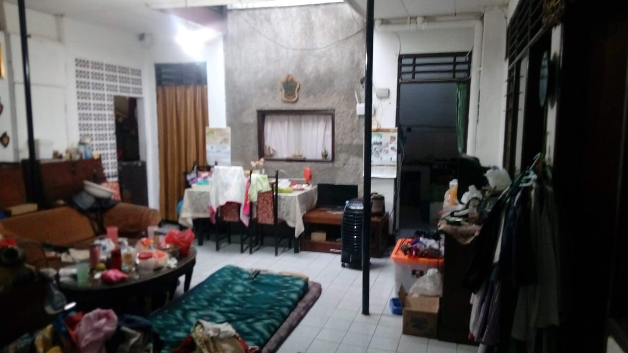 Rumah Lama Dalam Komplek Hook, 100 Meter Ke Jalan Raya Utama Are