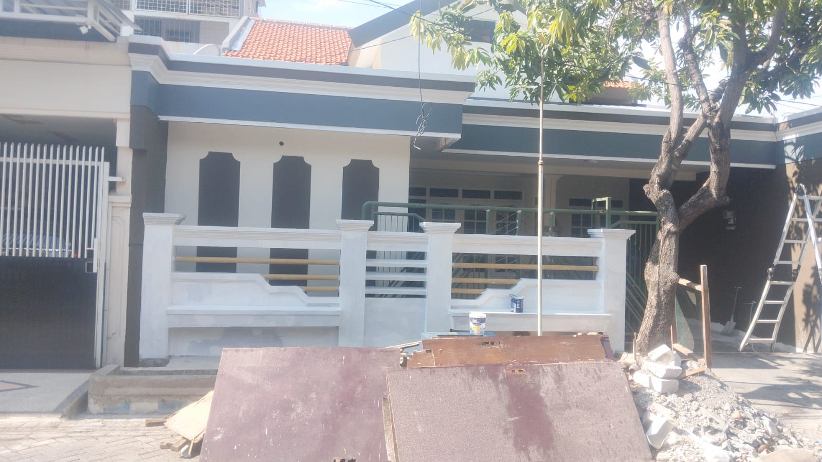 rumah dijual kutisari indah barat surabaya