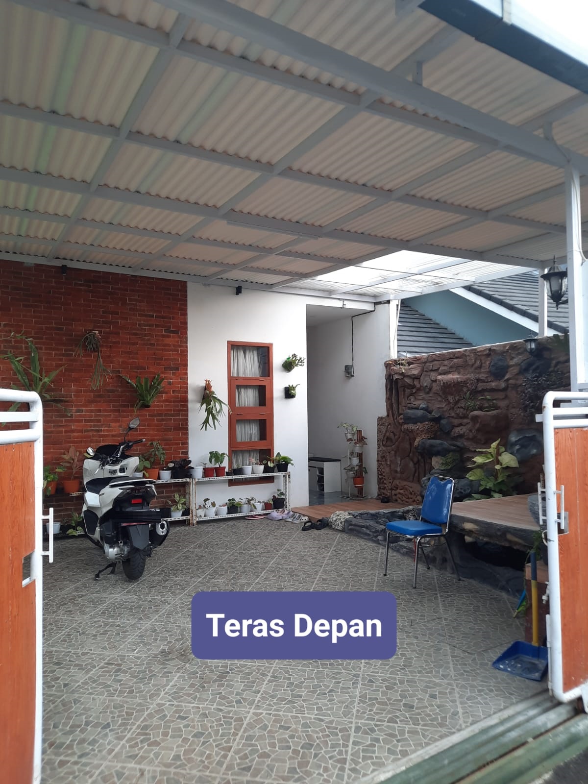 Jual cepat rumah 2 lantai lingkungan sejuk segar di Pasirimpun