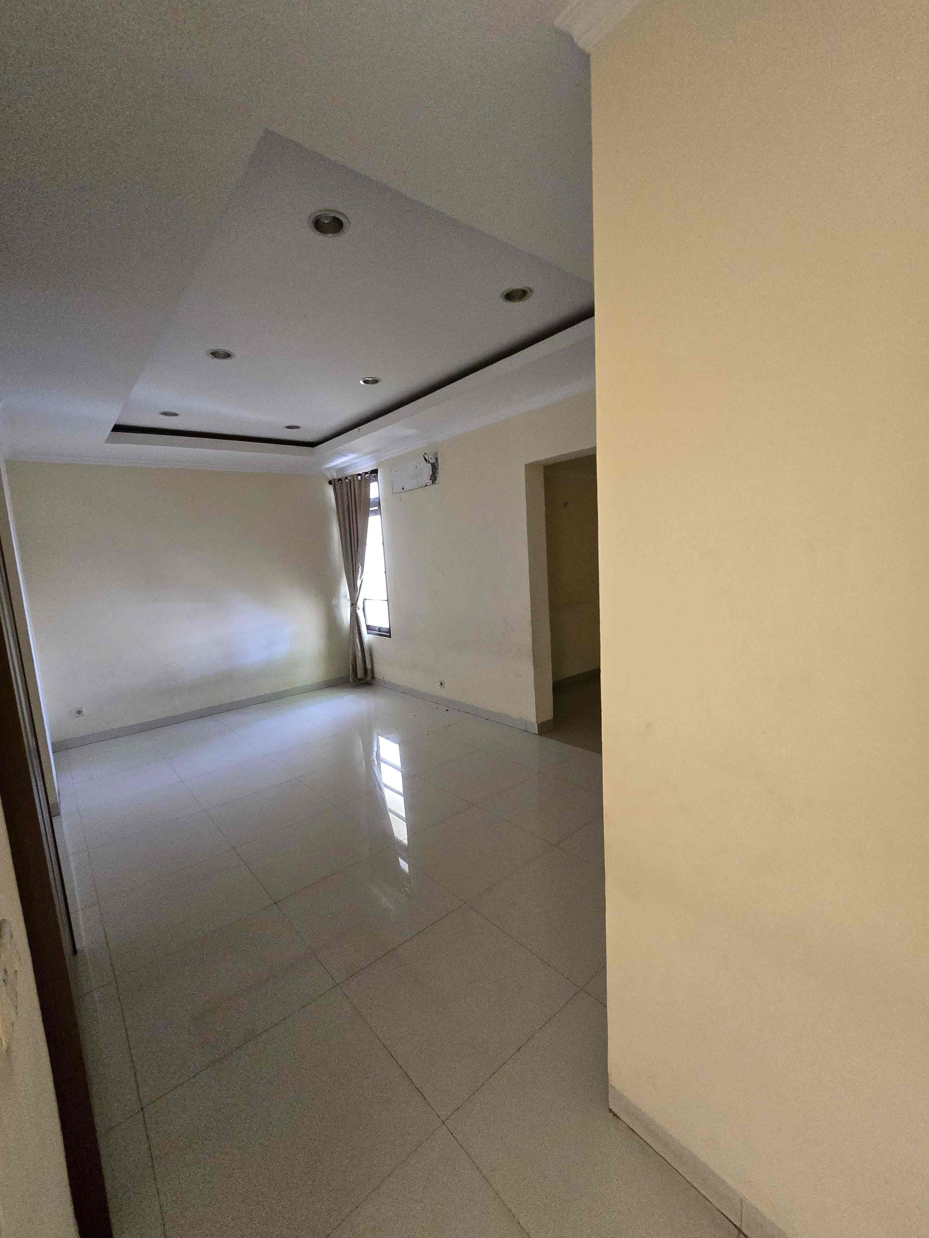 Dijual rumah di Lippo Karawaci, Panunggangan Barat, Cibodas