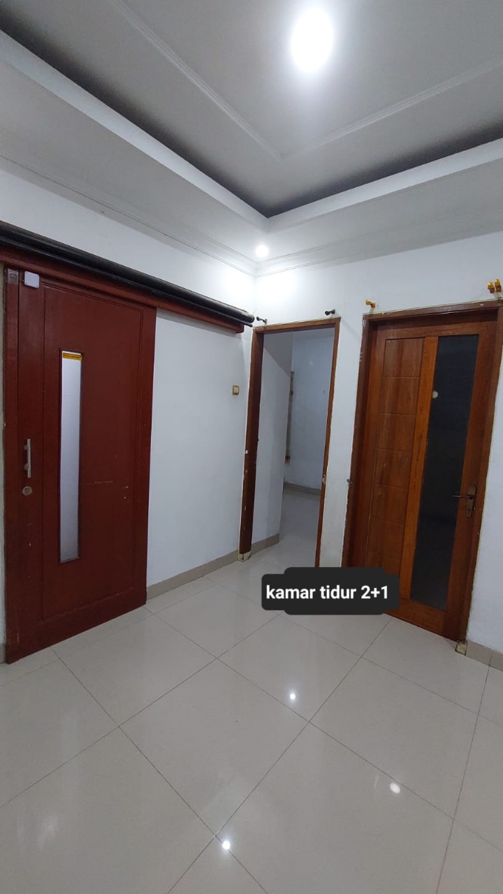 Rumah strategis dekat gerbang utama Komplek Bumi Panyawangan