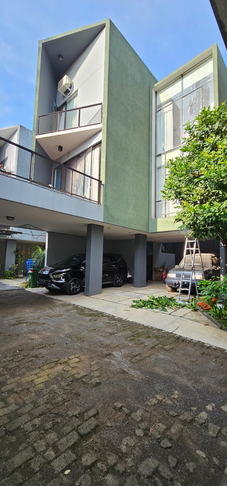 Dijual rumah cluster modern classic minimalis di Lebak Bulus