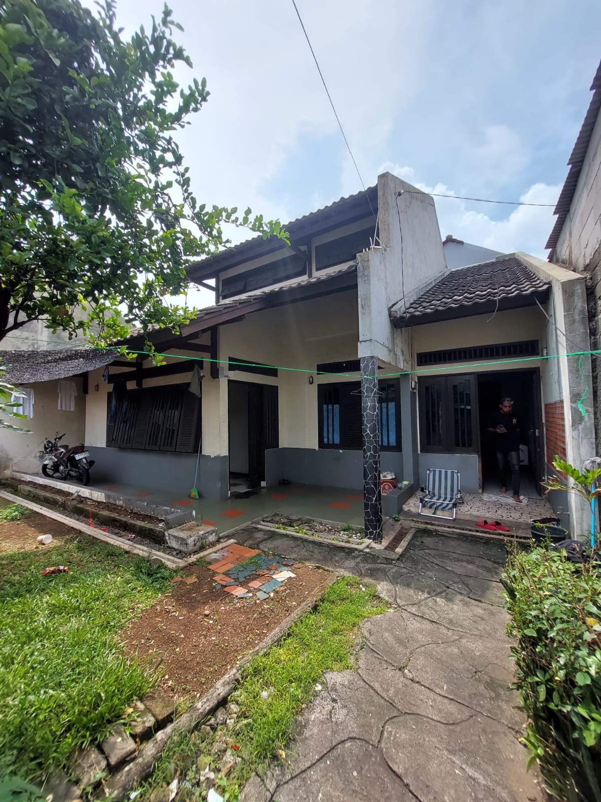 Dijual rumah luas di Cipayung, Ceger, Jakarta Timur