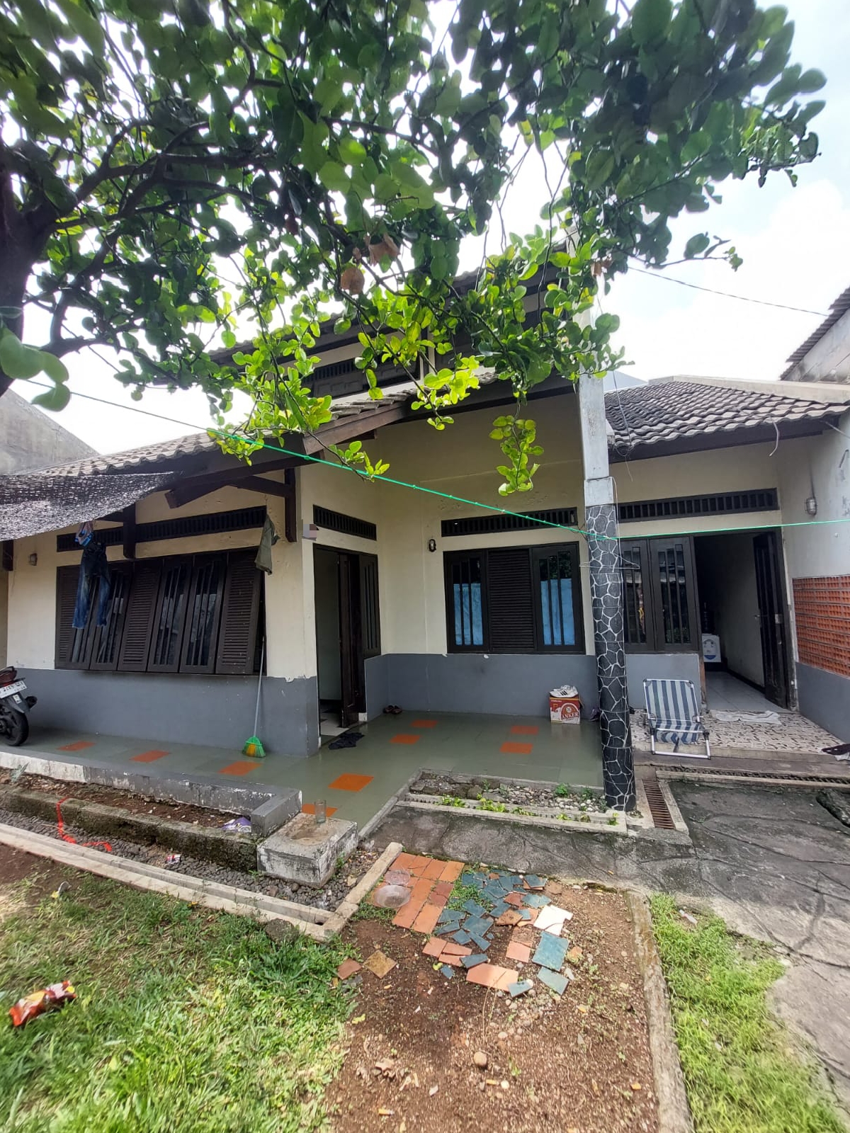 Dijual rumah luas di Cipayung, Ceger, Jakarta Timur