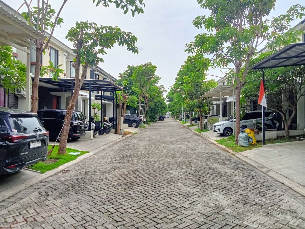 Rumah 2 lantai NORTHWEST LAKE Citraland Surabaya Barat