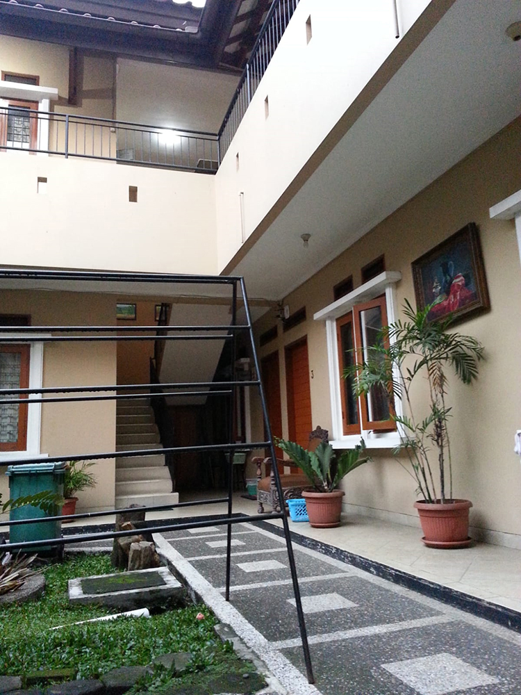 RUMAH DAN KOST EKSLUSIF 14 KAMAR PENUH TERISI  DI Jl. BKR BDG