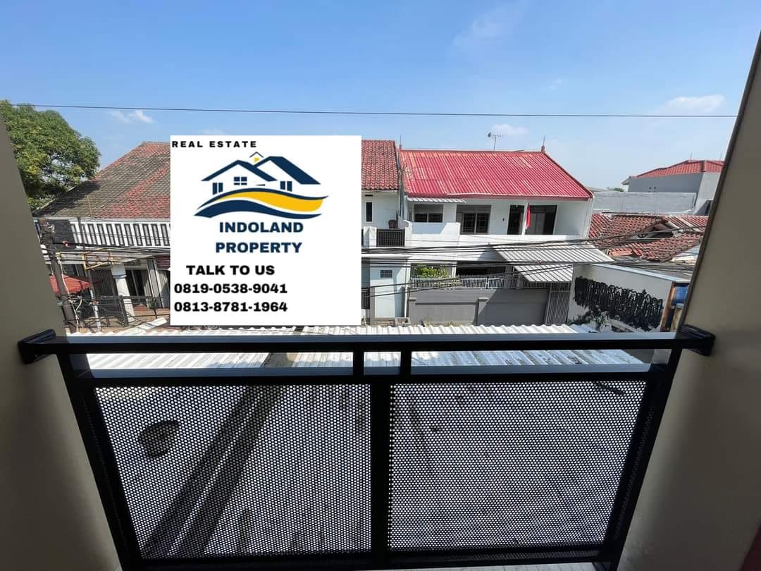 RUMAH 2 LANTAI RUMAH GANDENG DI PINGGIR JALAN UTAMA LOKASI HARAP