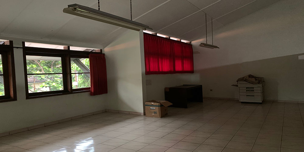 RUMAH 2 LANTAI UTK KANTOR ATAU TEMPAT KURSUS SAYAP JL. RIAU BDG