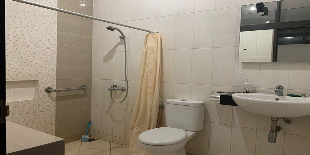 RUMAH 2 LANTAI UTK KANTOR ATAU TEMPAT KURSUS SAYAP JL. RIAU BDG