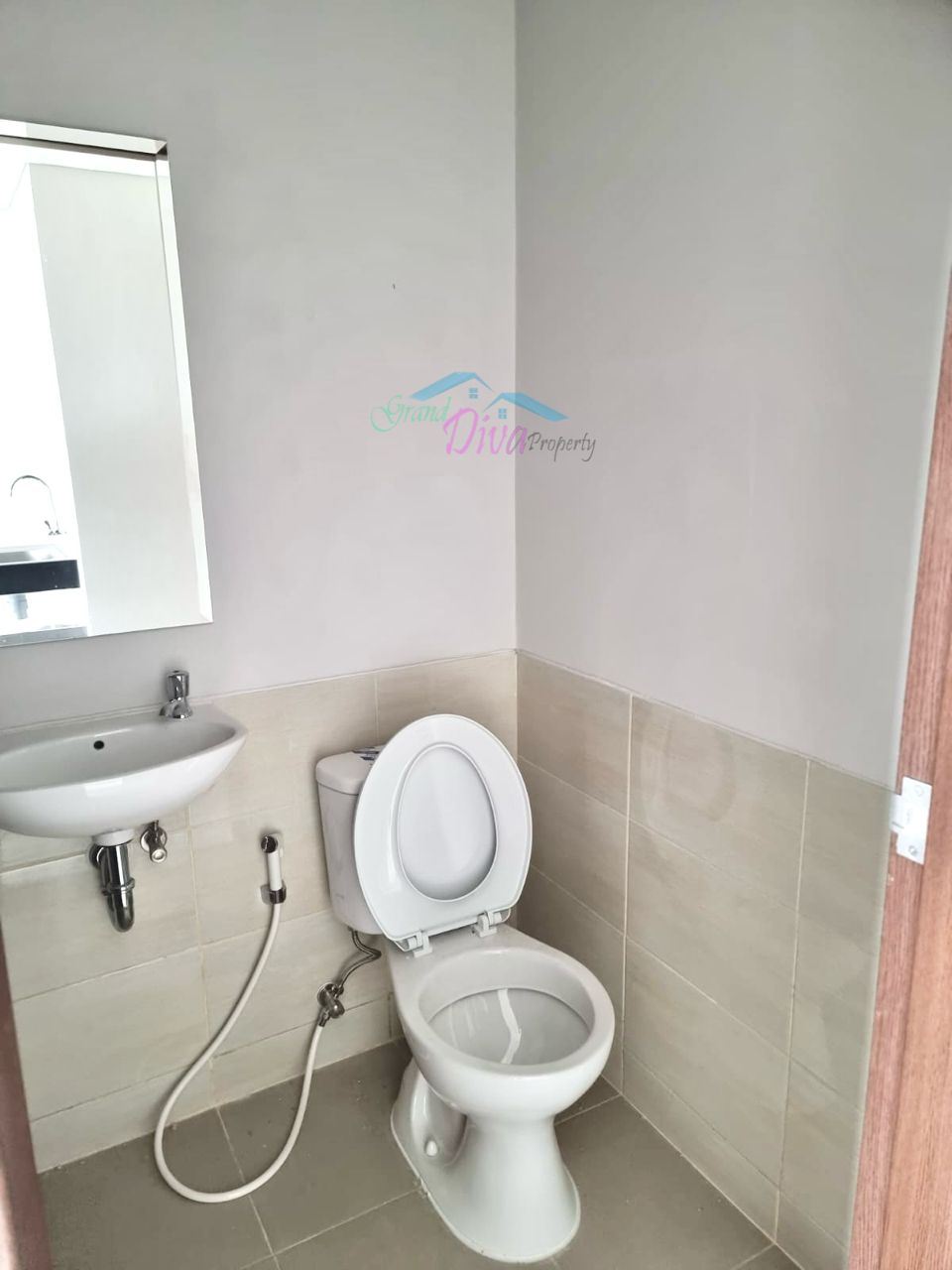 APARTEMENT TRANSPARK JUANDA BEKASI