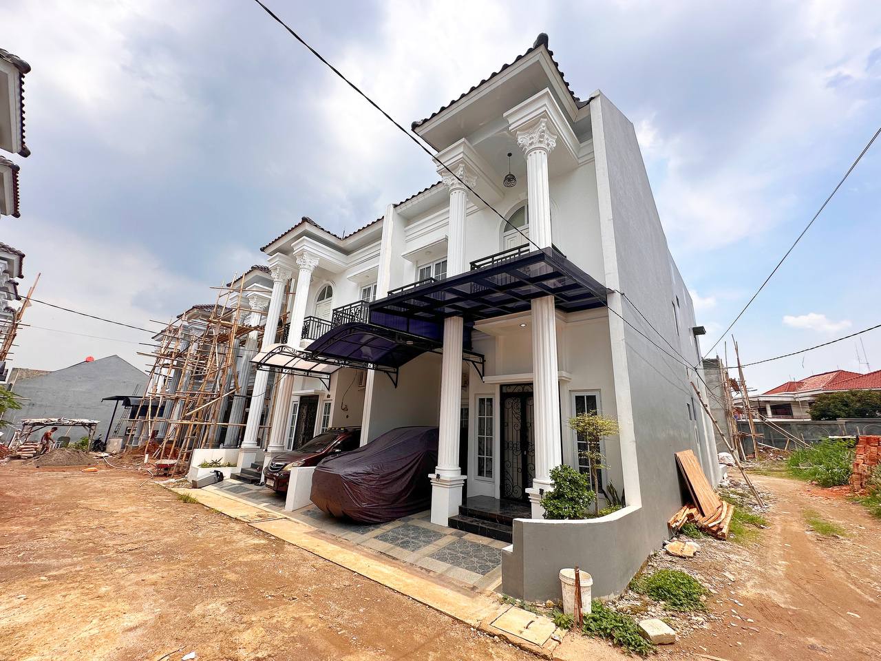 Rumah clasic style Cluster Kelapa 2 Wetan Ciracas Jakarta Timur