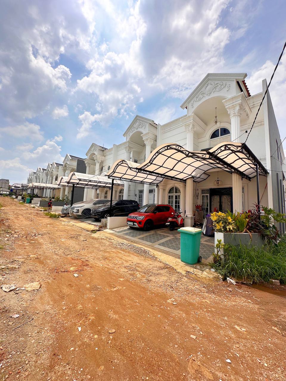 Rumah clasic style Cluster Kelapa 2 Wetan Ciracas Jakarta Timur