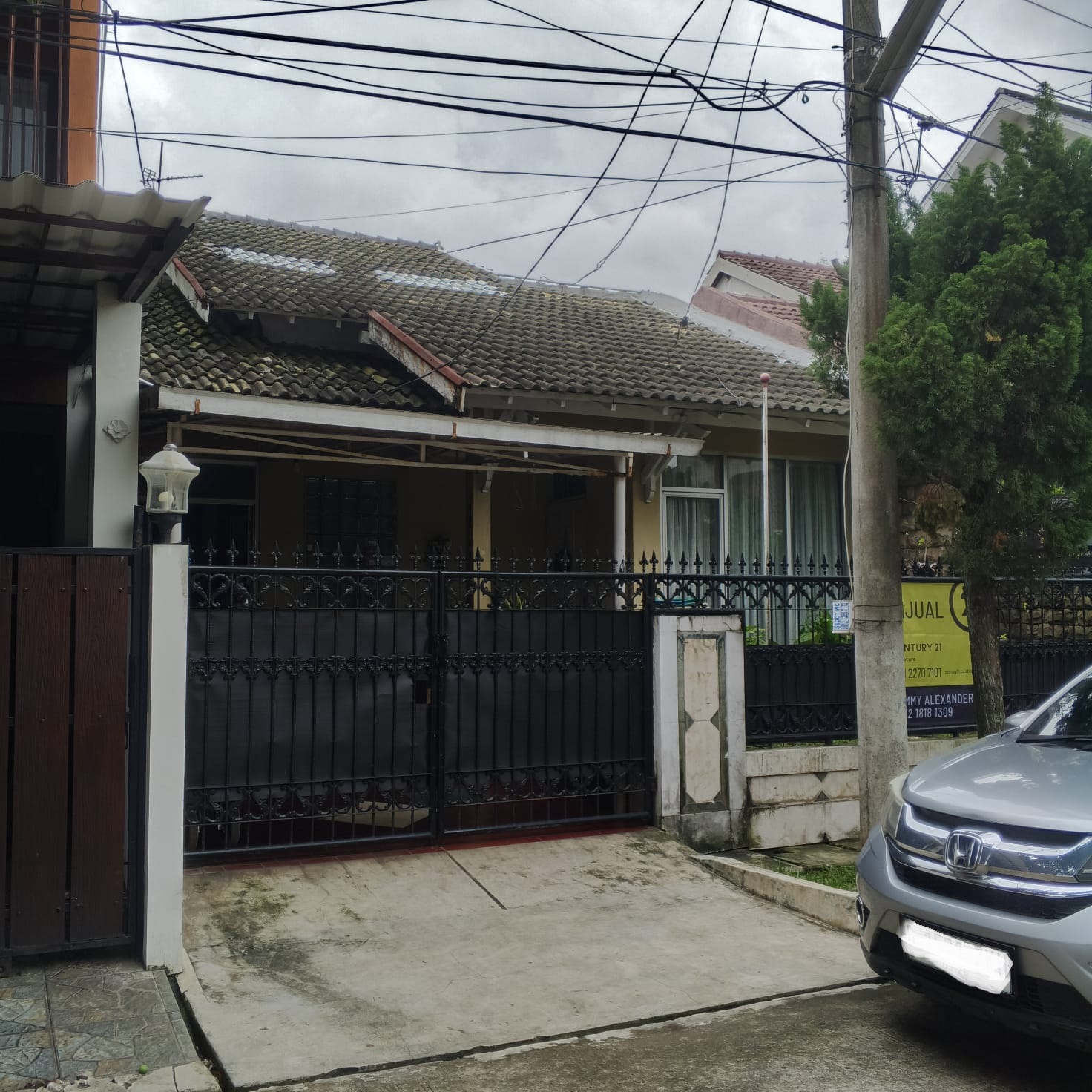 Dijual rumah dikomplek mewah di Cinere, Depok, Jawa Barat