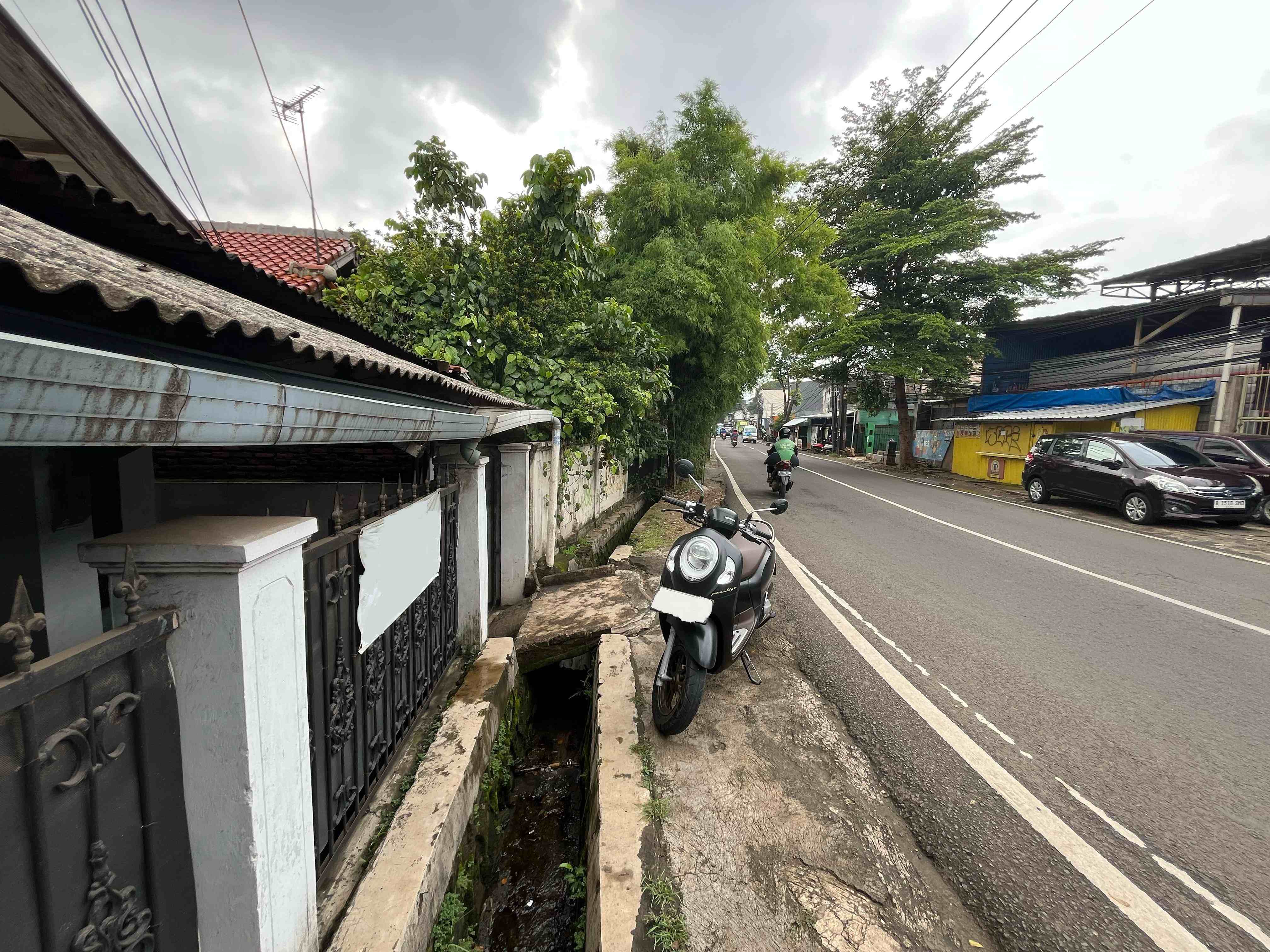 Dijual tanah di Moch. Kahfi II, Jagakarsa, Jakarta Selatan