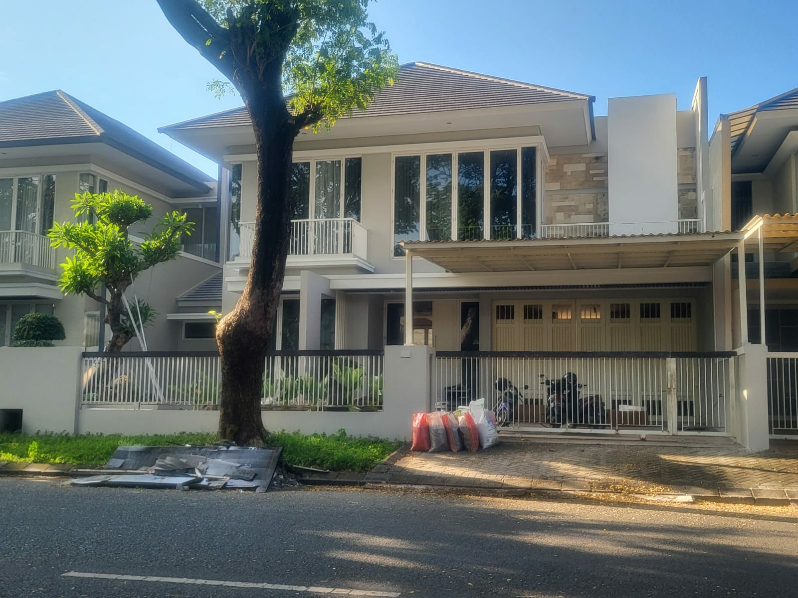 rumah disewakan royal residence surabaya