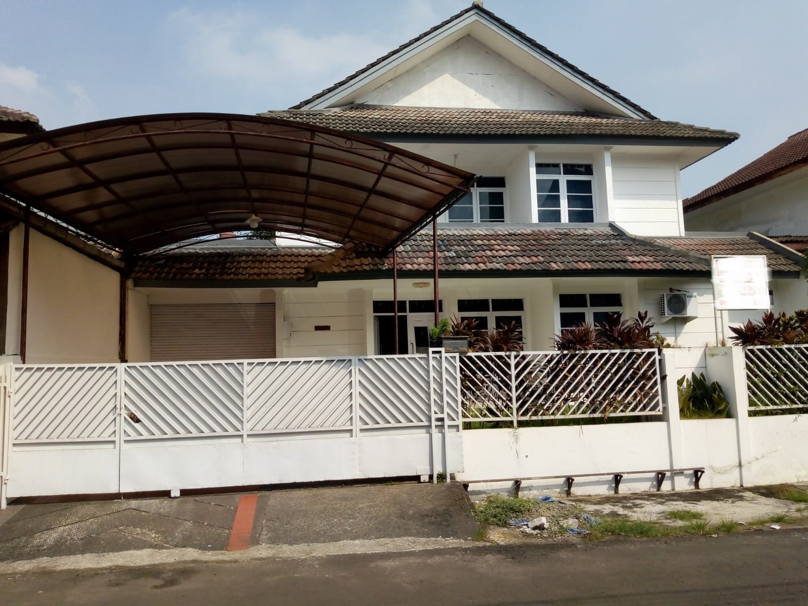 Dijual dan disewakan rumah cantik komplek di Pamulang Barat