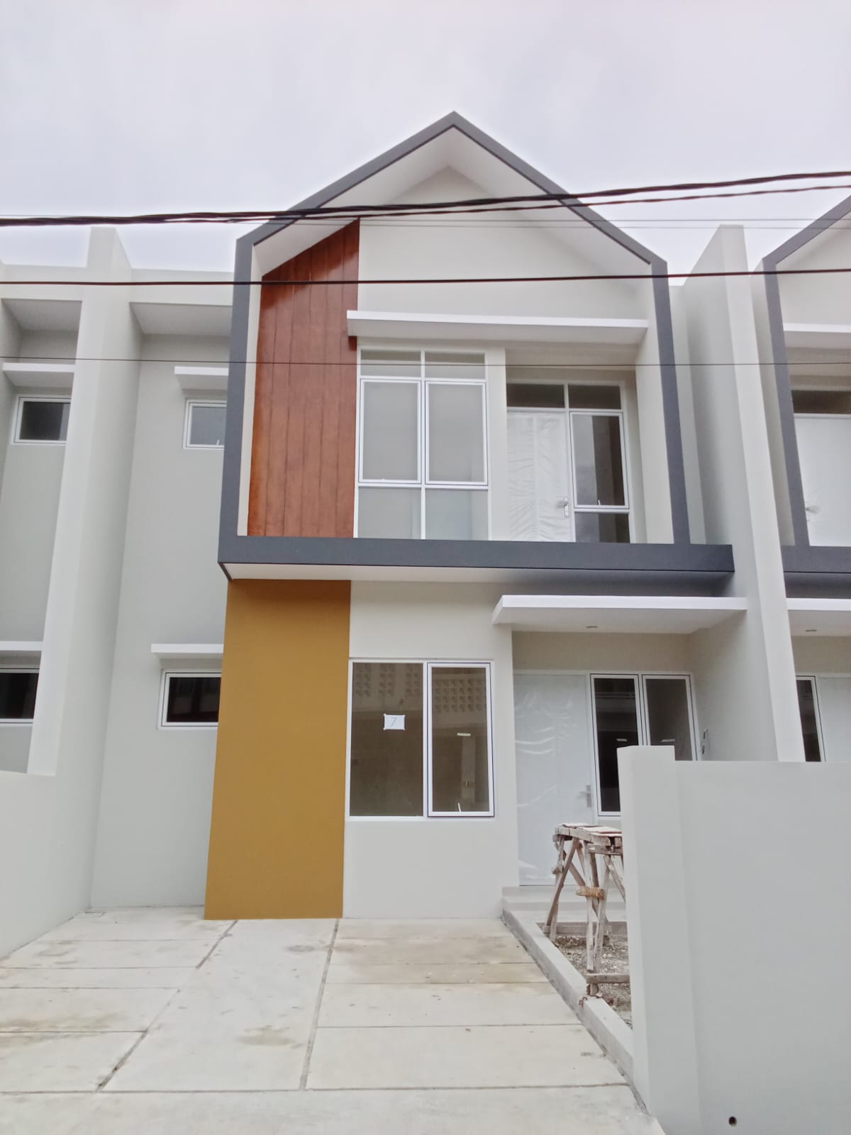 Rumah Modern Minimalis Lokasi Strategis