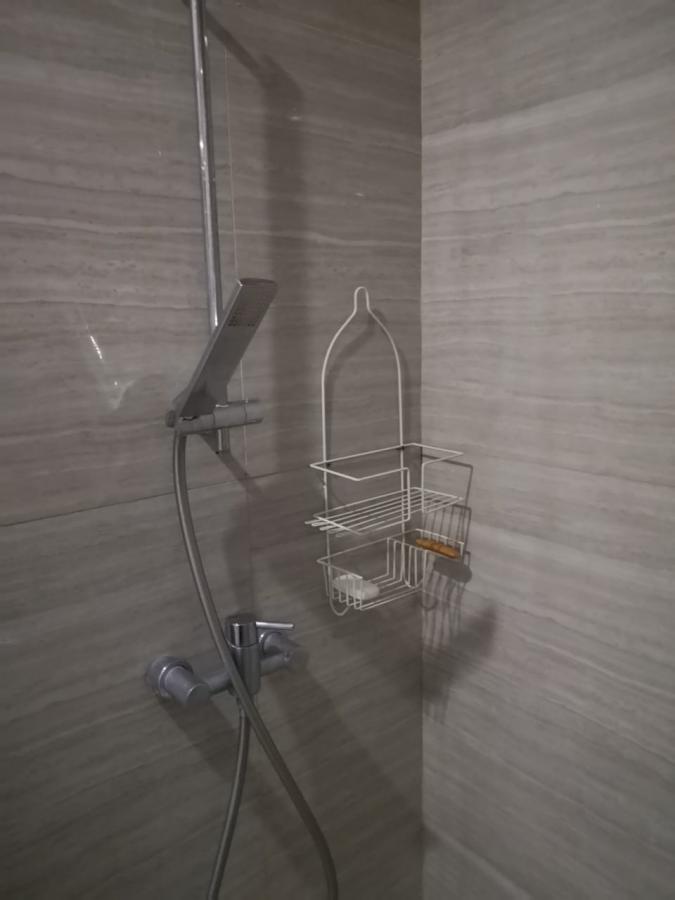 Disewakan Apartemen LARIZ Lantai 6 Full Furnish , Surabaya Barat