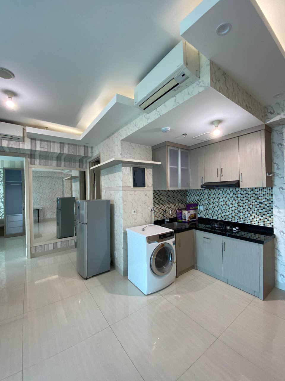 Disewakan Apartemen LARIZ Lantai 6 Full Furnish , Surabaya Barat