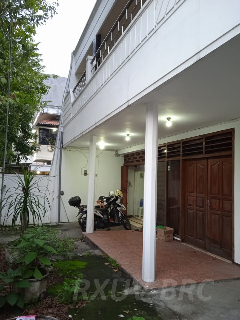 Dijual! Rumah 3 Lantai Nol Jalan Raya - Harga Nego Sampai Deal