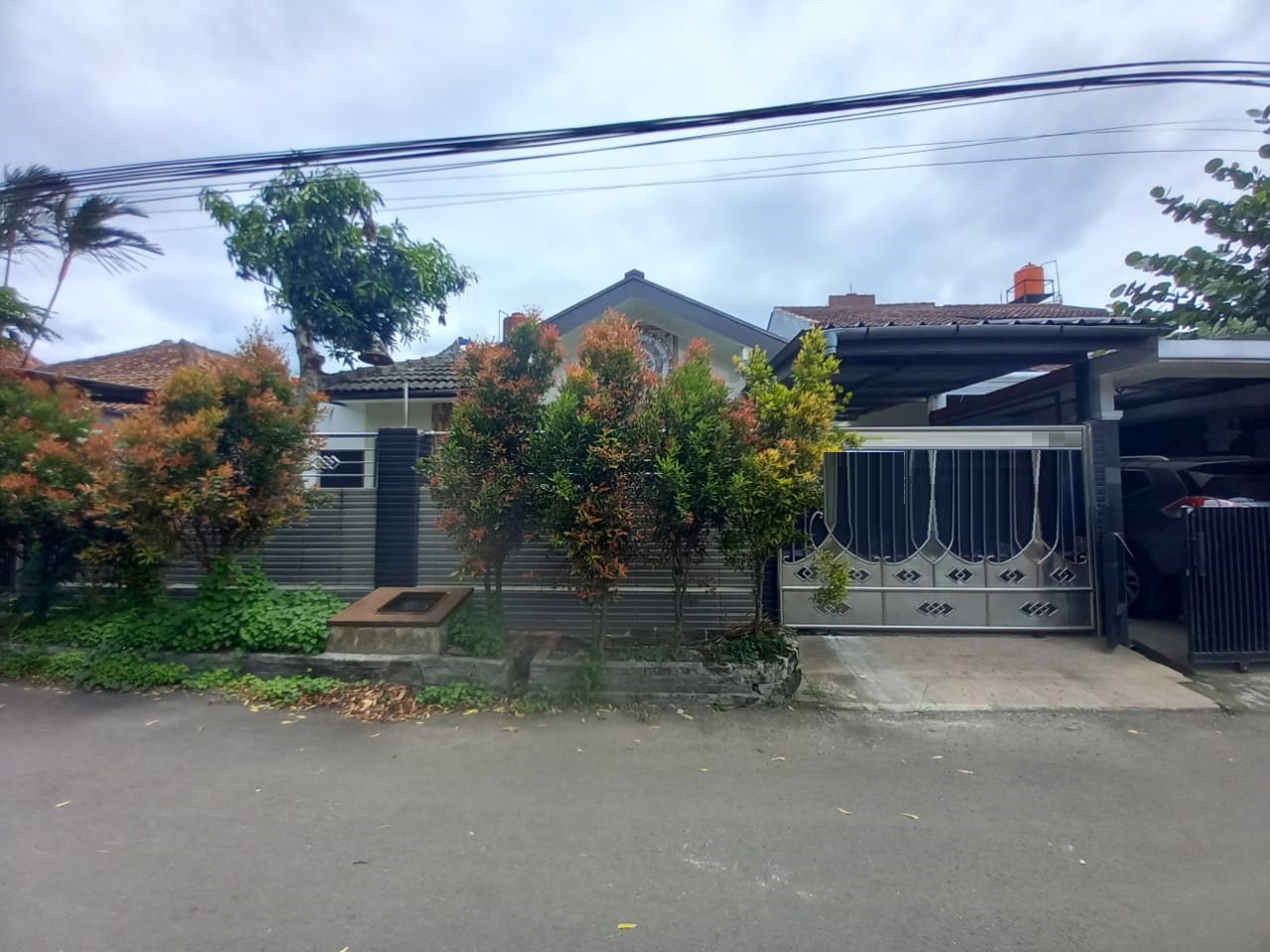 Rumah di Komplek Arcamanik Endah Kota Bandung super strategis