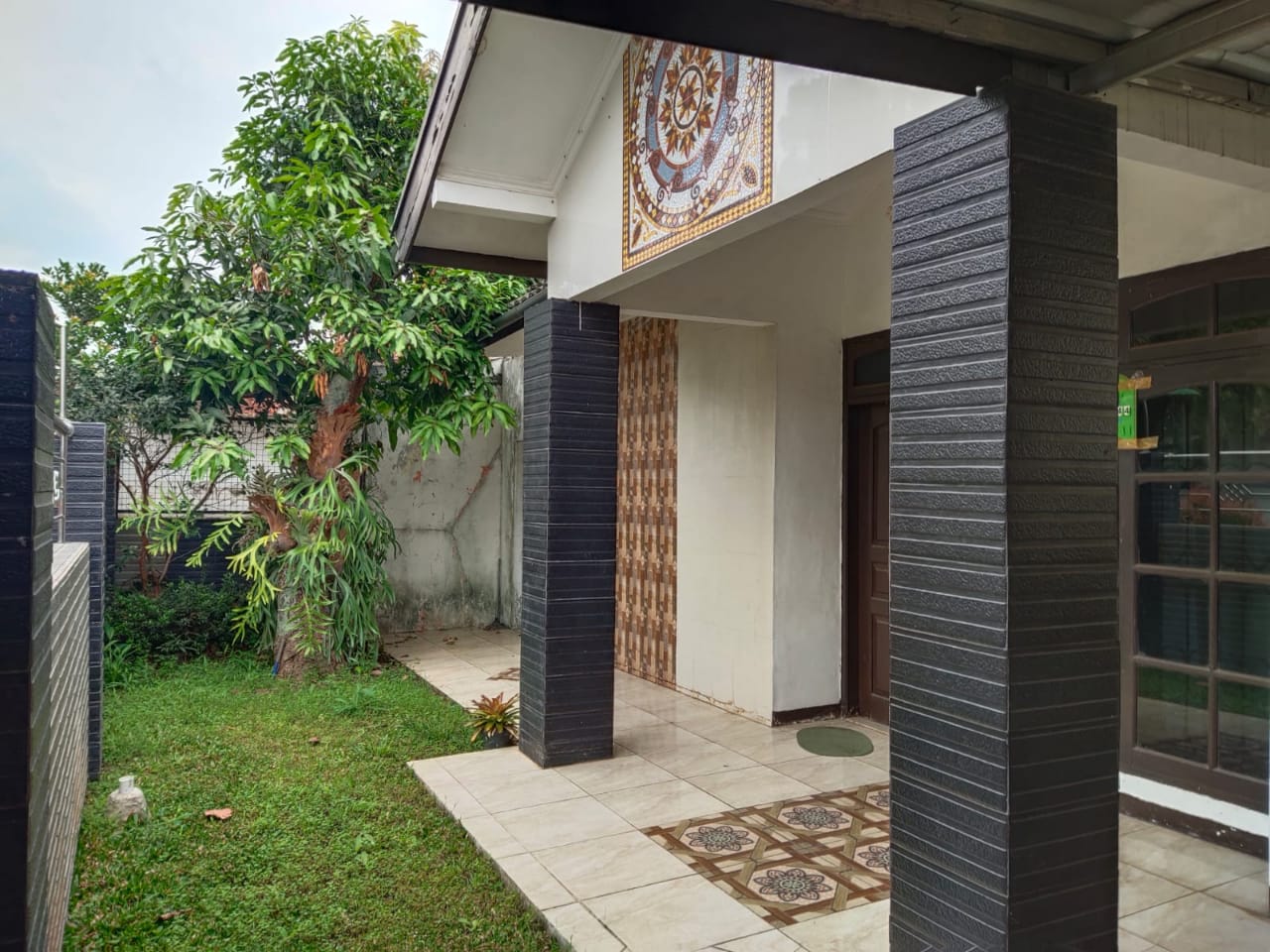 Rumah di Komplek Arcamanik Endah Kota Bandung super strategis