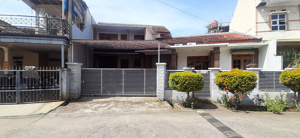 RUMAH GAYA INDUSTRIAL CHIC  SAYAP JL. ARCAMANIK ENDAH BANDUNG