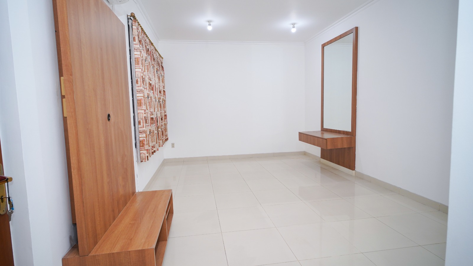 Dijual rumah cantik di Jalan Talib, Krukut, Taman Sari, Jakarta