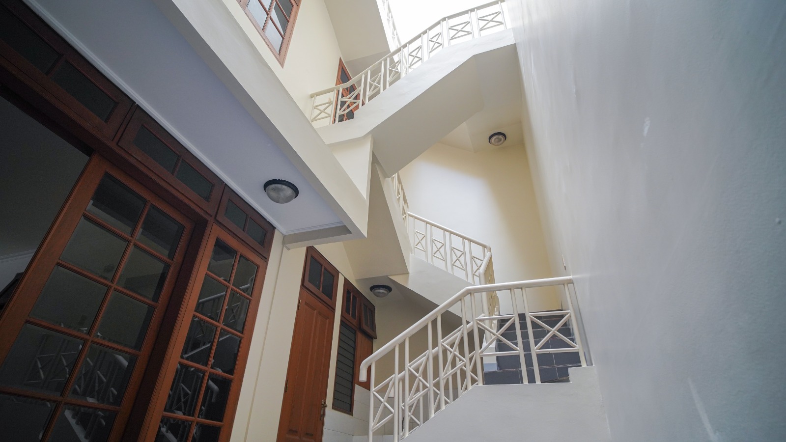 Dijual rumah cantik di Jalan Talib, Krukut, Taman Sari, Jakarta