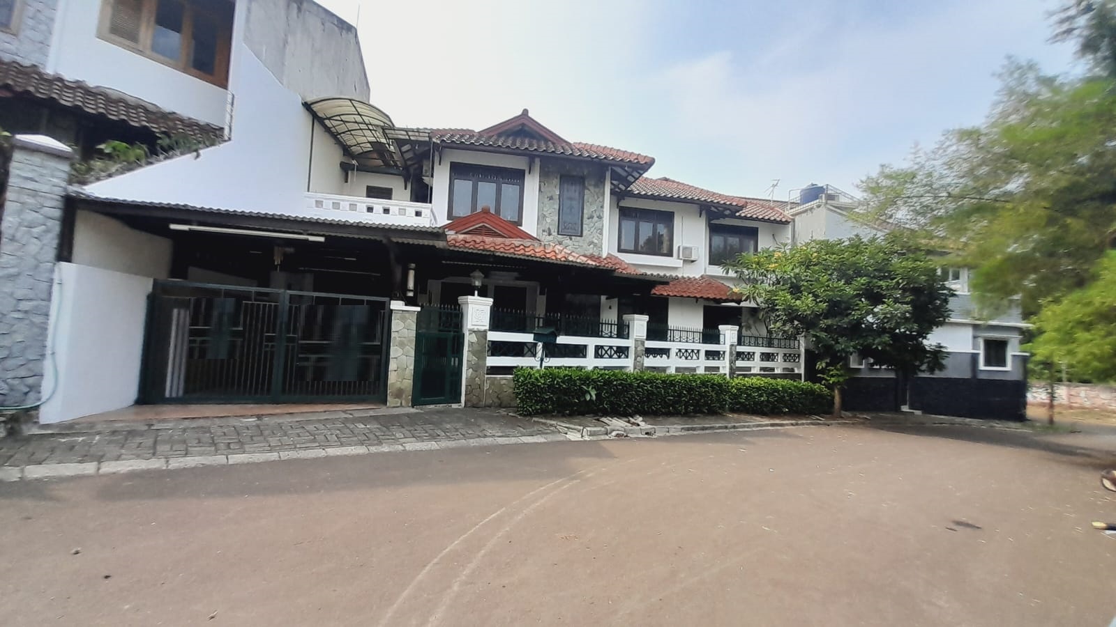 Dijual rumah di Puri Cinere, Cinere, Depok, Jawa barat