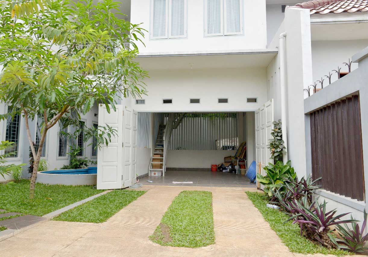 RUMAH DI PERUM BULOG PONDOK MELATI BEKASI