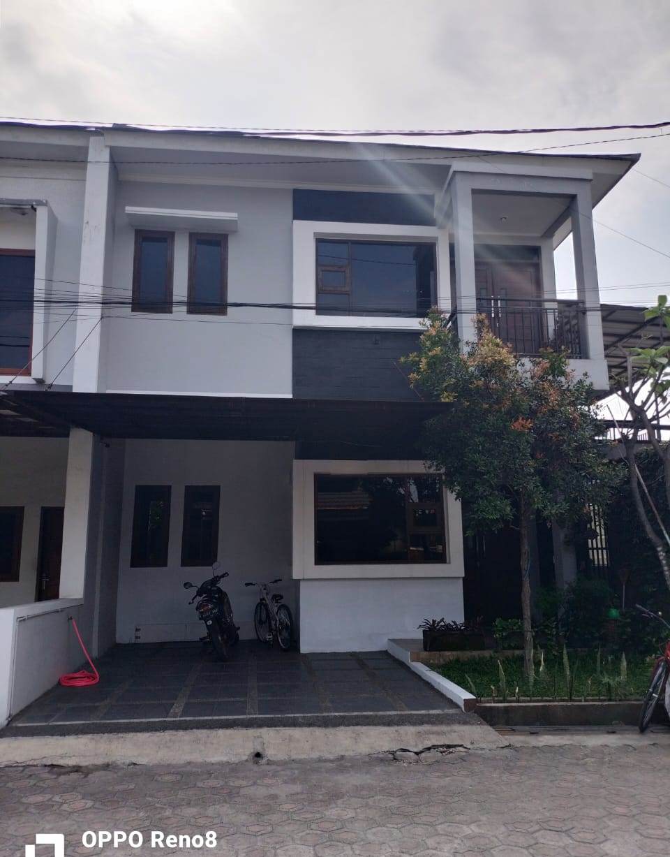 Jual cepat rumah 2 lantai di Cluster Cisaranten Arcamanik Bandun