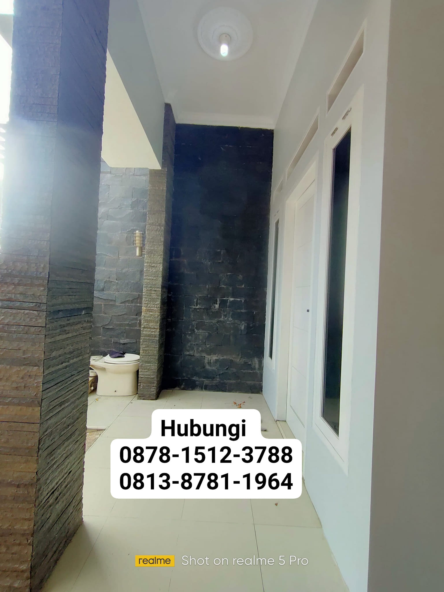 Rumah 2 1/2 Lantai di Pinggir Jalan Pondok Ungu Permai Sektor V