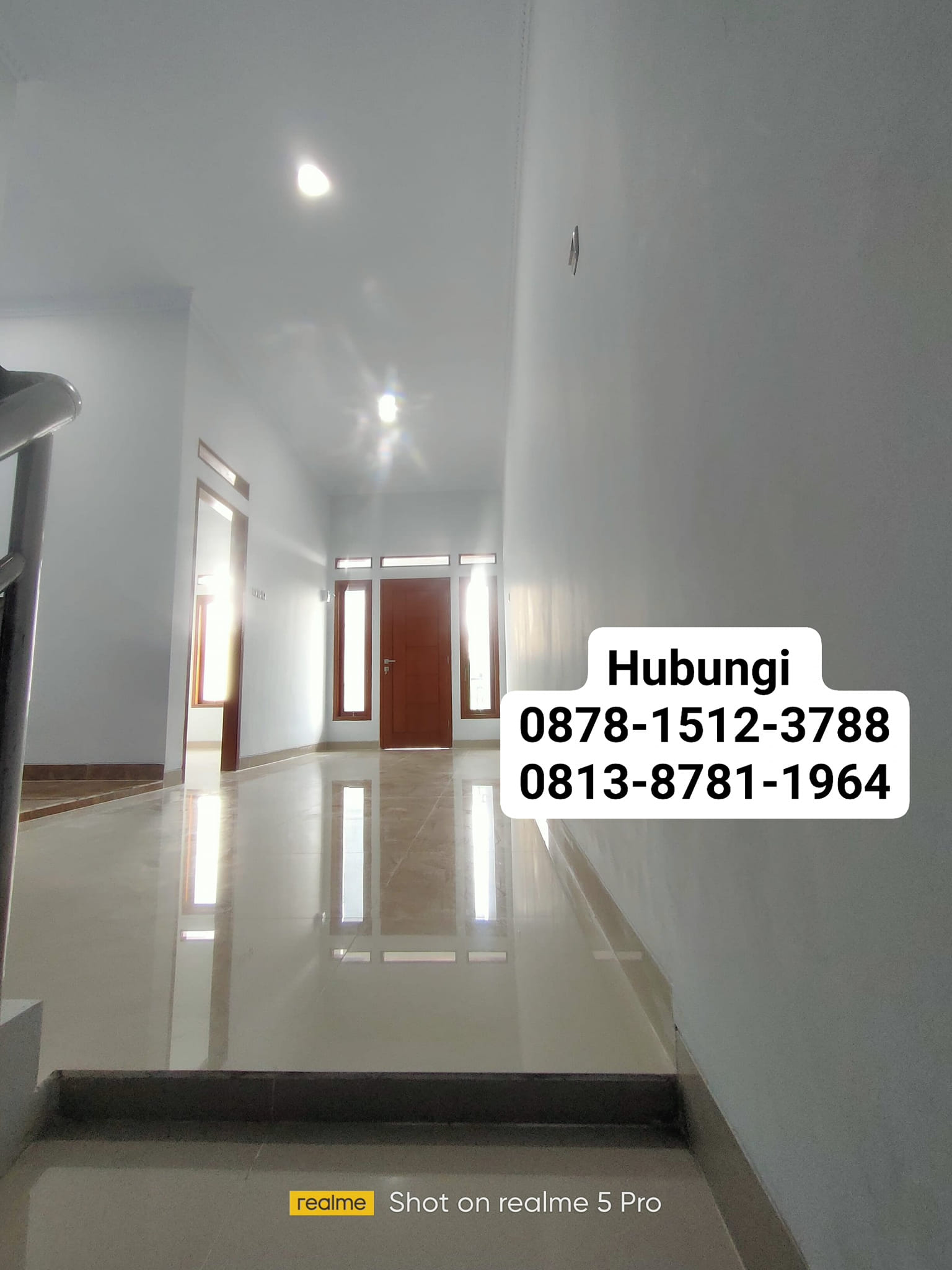 Rumah 2 1/2 Lantai di Pinggir Jalan Pondok Ungu Permai Sektor V