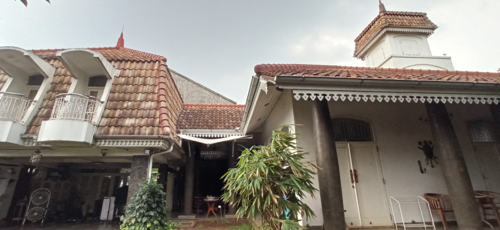 Dijual rumah mewah di Bambu Apus, Cipayung, Jakarta Timur