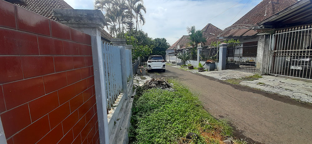 RUMAH KOLONIAL HITUNG TANAH DI PUSAT KOTA BANDUNG