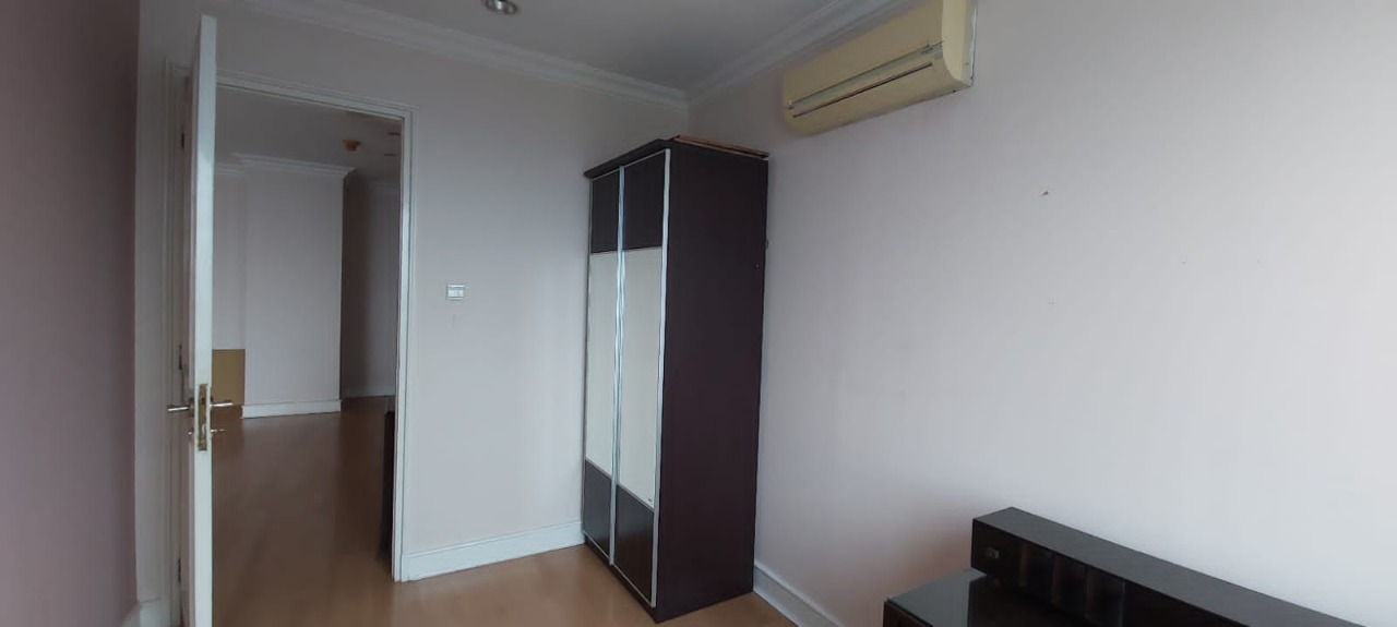 Dijual Apartment Grand ITC Permata Hijau 3 BR + 1 Semi Furnish