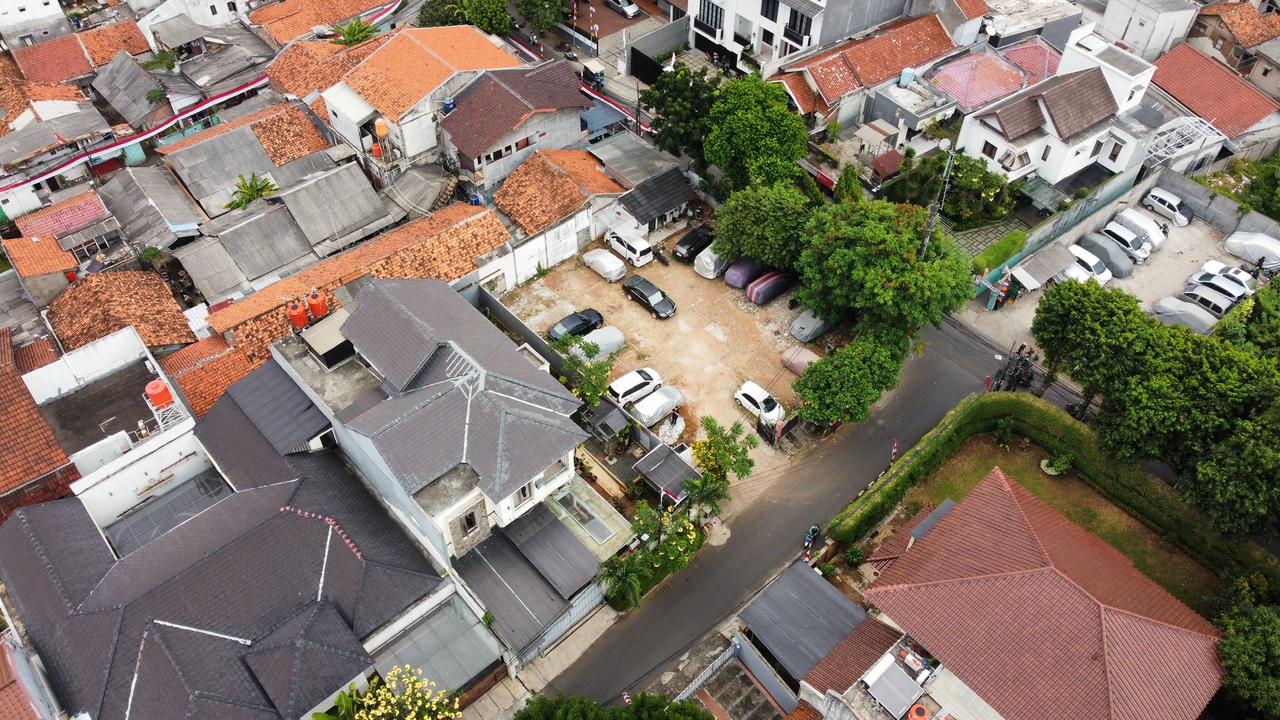 Tanah Hook Kotak 19.6x18 area Cipete pinggir jalan, 850 meter ke