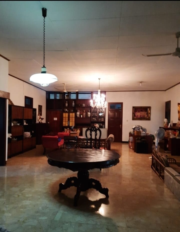 Dijual rumah di komplek mewah di Cinere, Depok