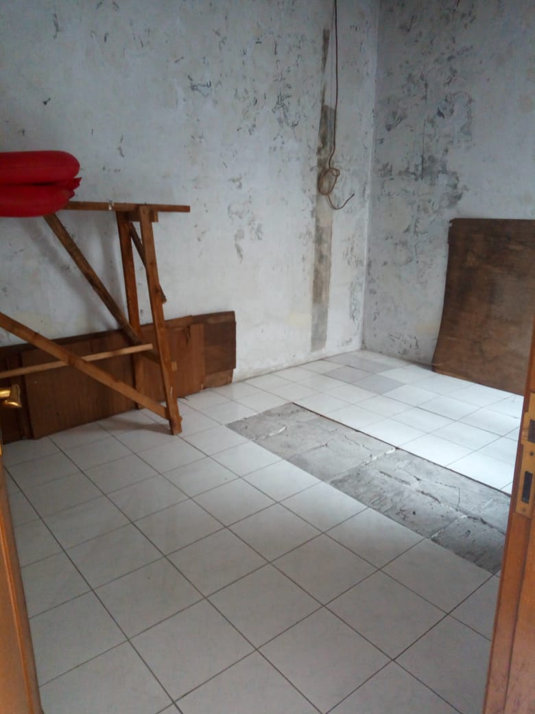 Dijual rumah lama di Tomang, Jatipulo, Palmerah, Jakarta Barat