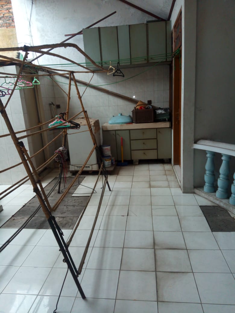 Dijual rumah lama di Tomang, Jatipulo, Palmerah, Jakarta Barat