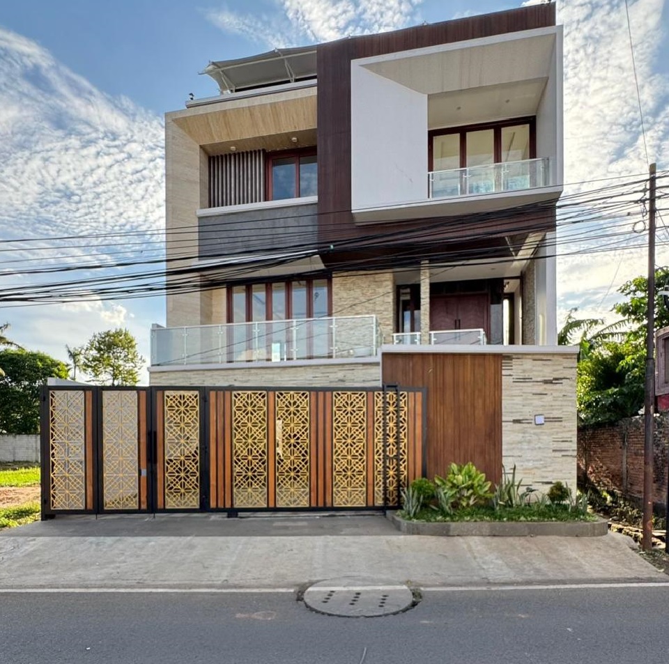 Di jual rumah mewah di Jagakarsa, Jakarta Selatan