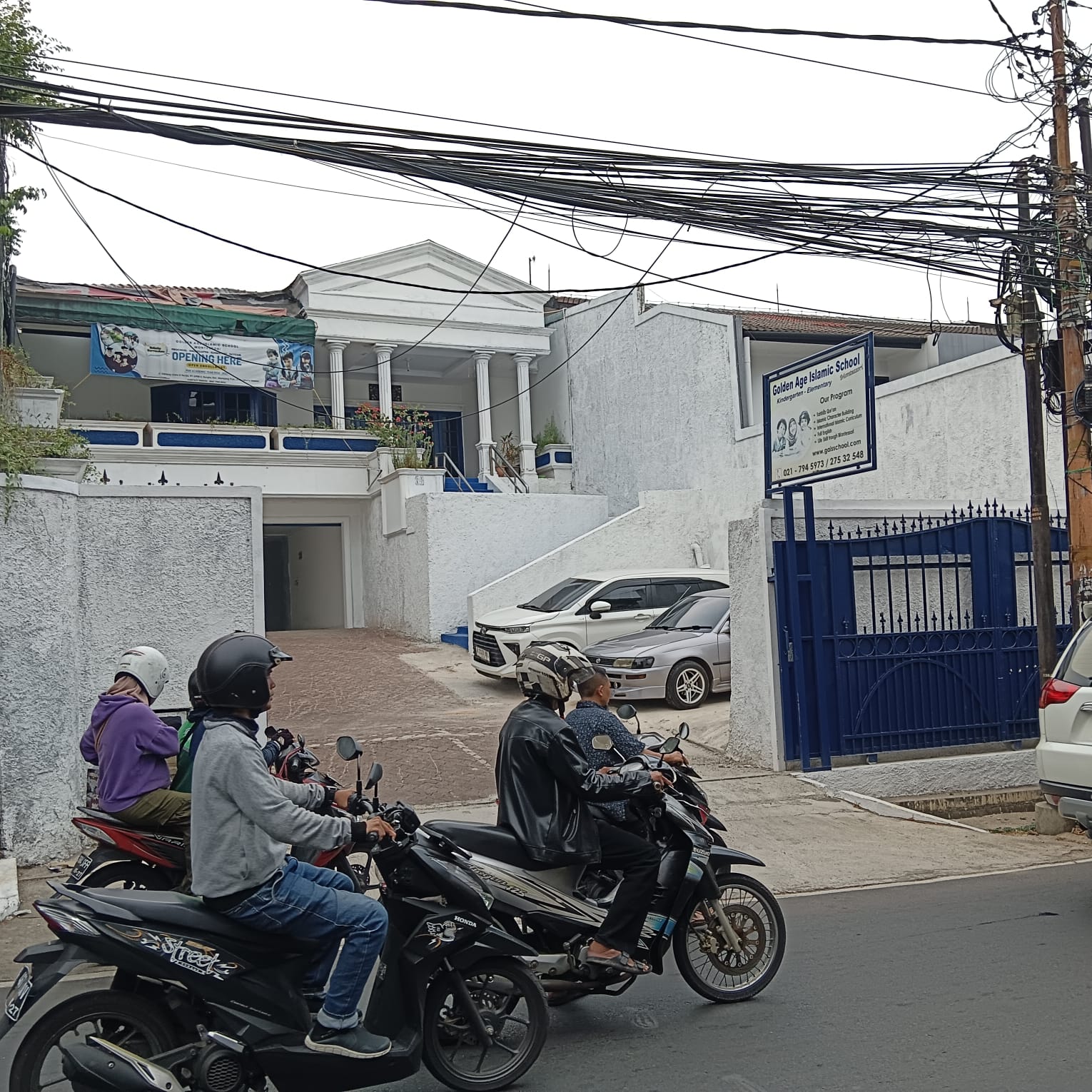 Dijual dan disewakan rumah lama 2 lantai, area luas di Bangka