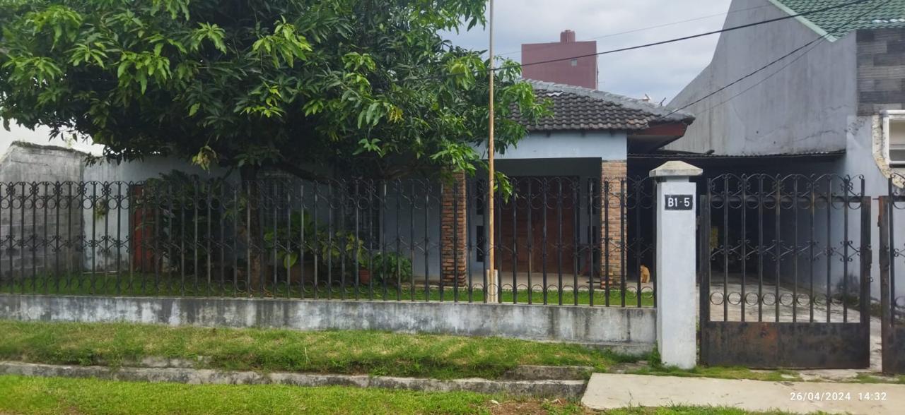 Dijual rumah lama 1 lantai di Jati Waringin, Pondok Gede, Bekasi