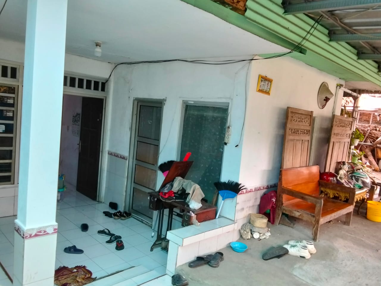 Rumah masuk 1 mobil area Gedong Pasar Rebo, 350 meter ke Jln TB