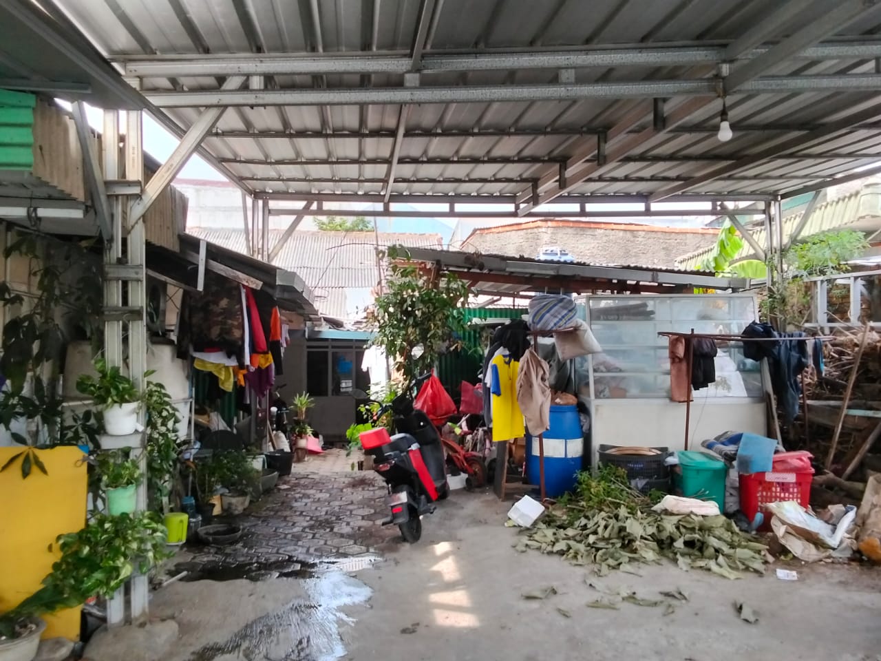 Rumah masuk 1 mobil area Gedong Pasar Rebo, 350 meter ke Jln TB