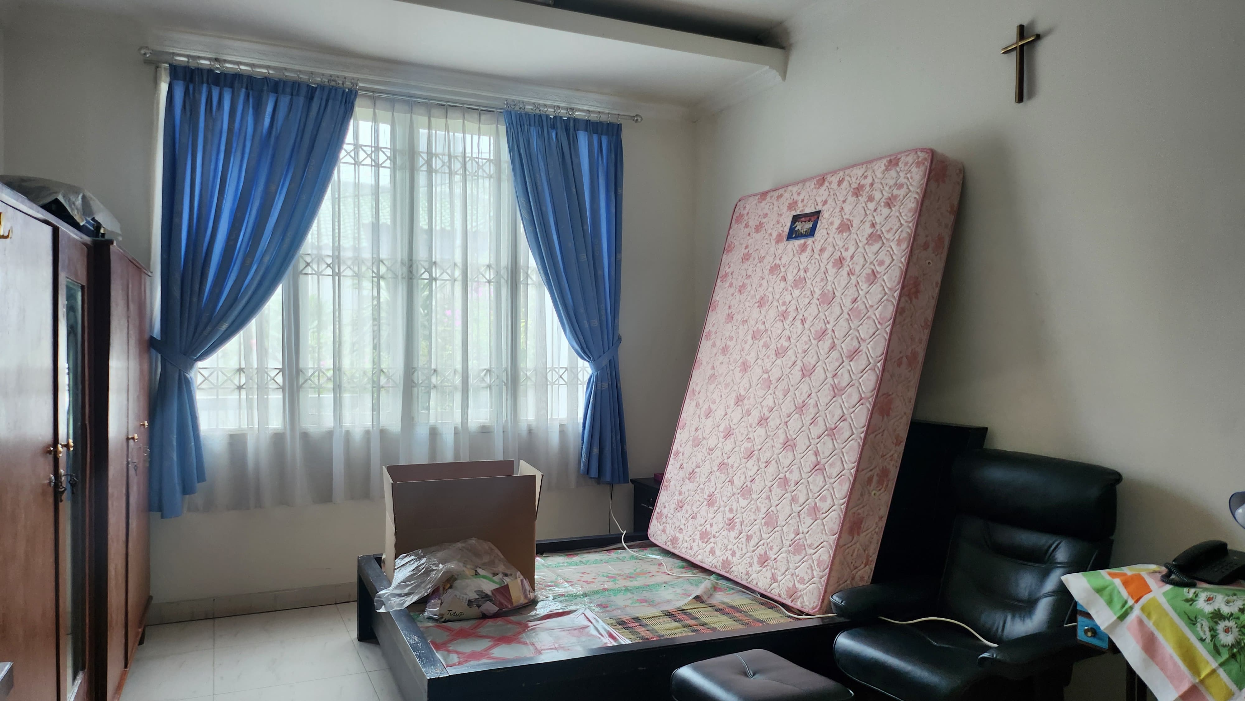 Dijual Rumah Grawisa kondisi rapih, Jakarta Barat