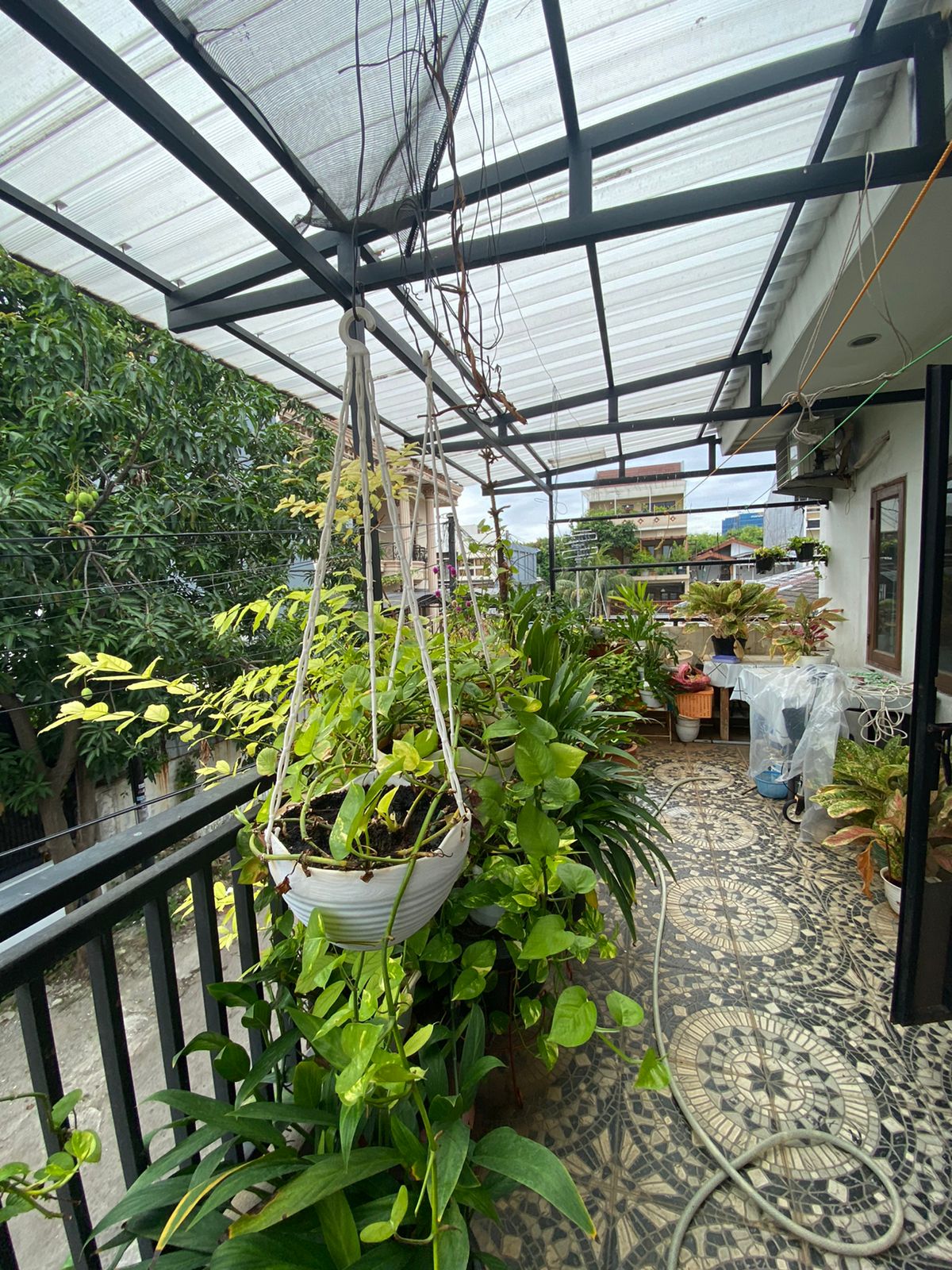 Dijual Rumah Prima Indah 2 lantai, rapih, Jakarta Barat