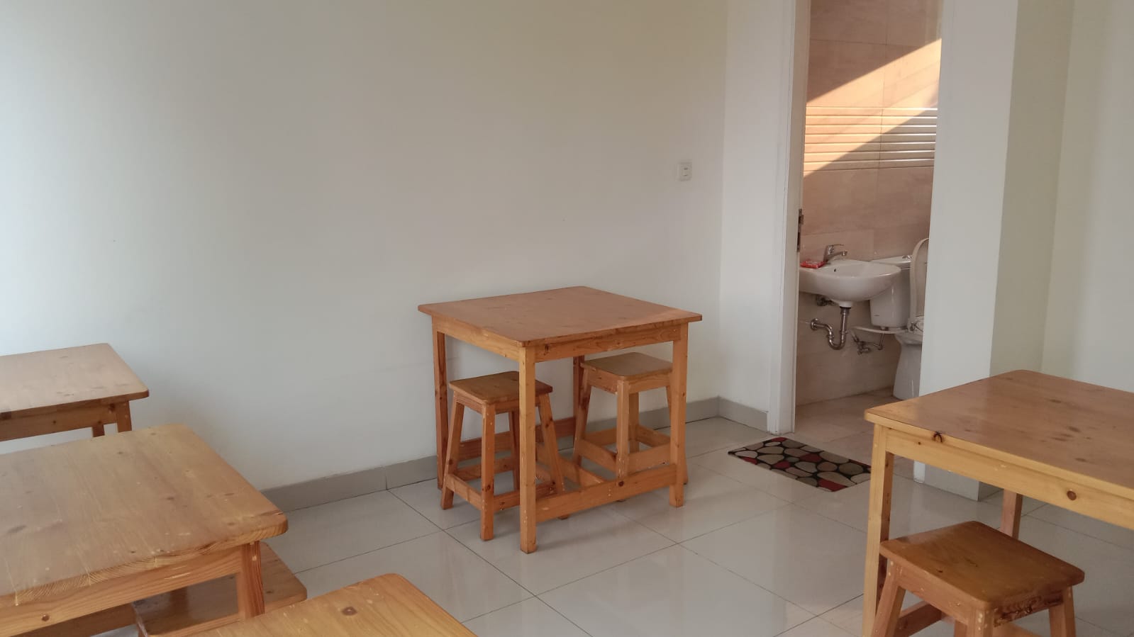 Dijual Rumah Dan Tempat usaha di BSD Tangerang Selatan