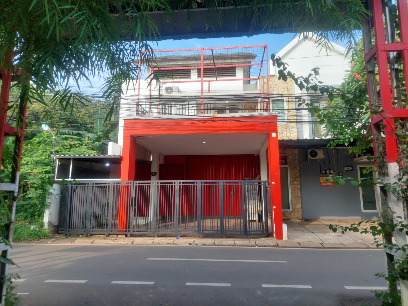 Dijual Rumah Dan Tempat usaha di BSD Tangerang Selatan